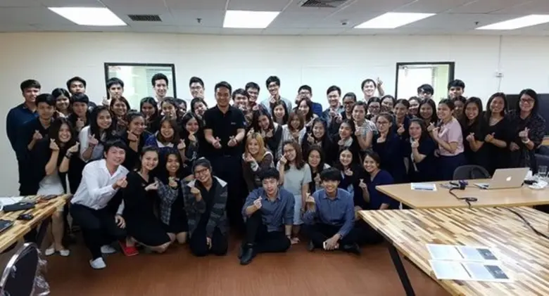 ผู้บริหารและพนักงานของบริษัท สยาม ทรูธ สอ...