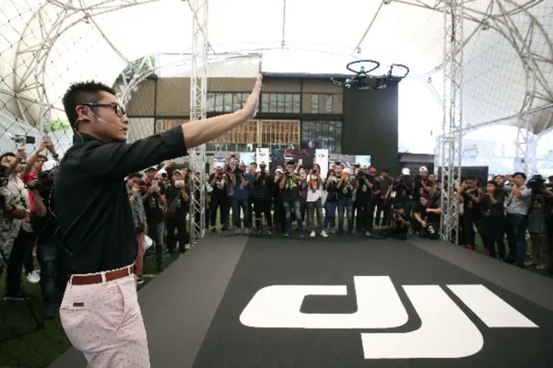 DJI Spark โดรนจิ๋วสุดอัจฉริยะ สร้างปรากฏการณ์ใหม่แห่งการถ่ายภาพ สนุกได้ในทุกไลฟ์สไตล์ เพียงแค่ขยับมือ