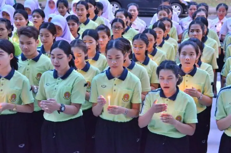 ราชภัฏสุราษฎร์ฯ ประดิษฐ์ดอกไม้จันทน์ถวายพ่อ เชิญชวน น.ศ.-ประชาชนร่วมจิตอาสา 3 ก.ค.-18 ส.ค.นี้