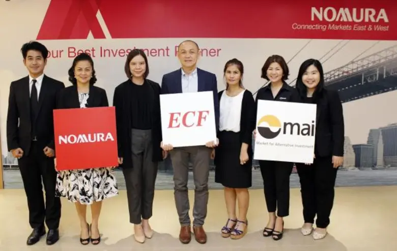 คุณอารักษ์ สุขสวัสดิ์ (กลาง) กรรมการผู้จัดการ พร้อม...