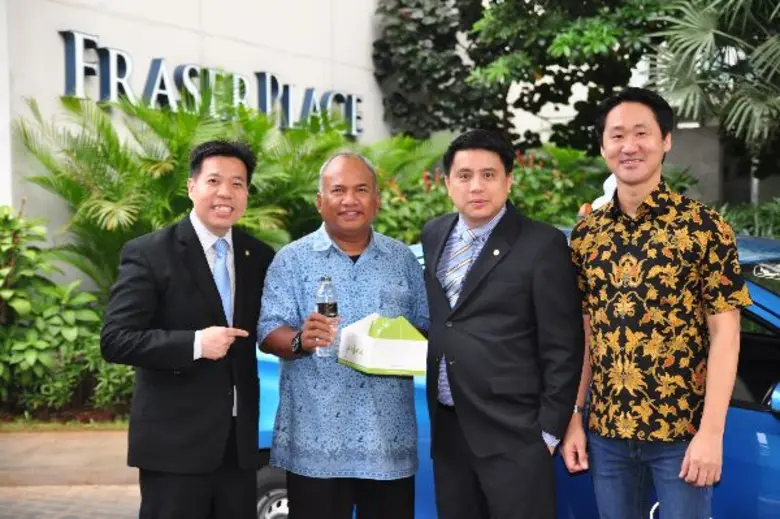 A total of 450 drivers arrive at the thre...