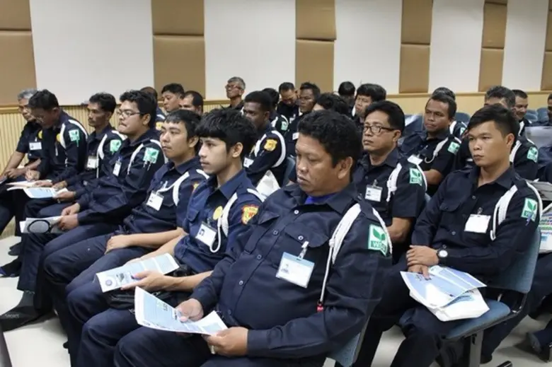 นางวารุณี วุฒิศักดิ์ กรรมการผู้จัดการ บริ...