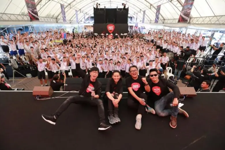 GMM 25 ส่งรายการ Hotwave Music Awards 201...