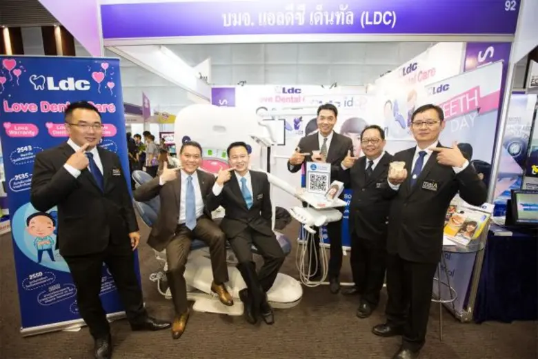 ทันตแพทย์วัฒนา ชัยวัฒน์ หรือ หมอหนึ่ง (ที...