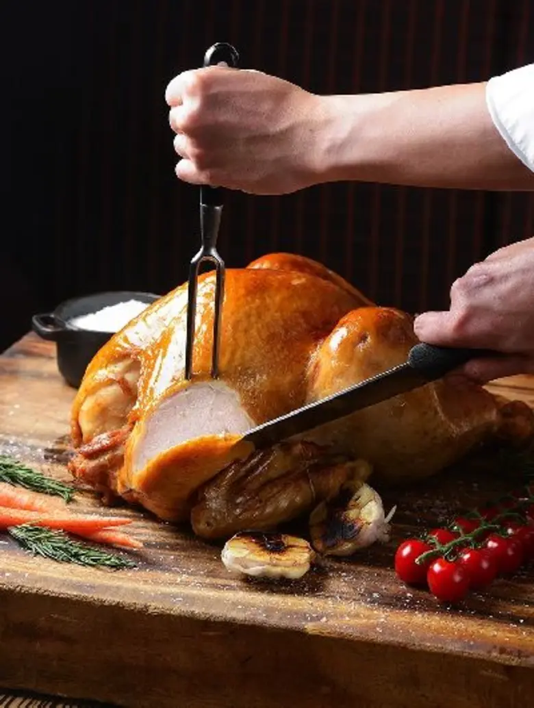 เมนูเนื้ออบสูตรพิเศษ Roast Specials โดย เชฟแมทเทียส มิทนาชท์  ณ ห้องอาหารเฟลเวอร์ โรงแรมเรเนซองส์ กรุงเทพฯ ราชประสงค์