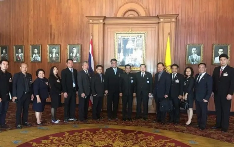 นายวรกร ชำนาญไพศาล นายกสมาคมการค้าเอสเอ็ม...