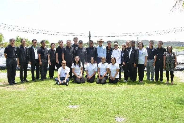 แปลงใหญ่ประมงพื้นที่คุ้งกระเบนสานพลังประชารัฐ ช่วยเกษตรกรลดต้นทุนการเลี้ยงกุ้งมีรายได้เพิ่มจนปลดหนี้ได้สำเร็จ