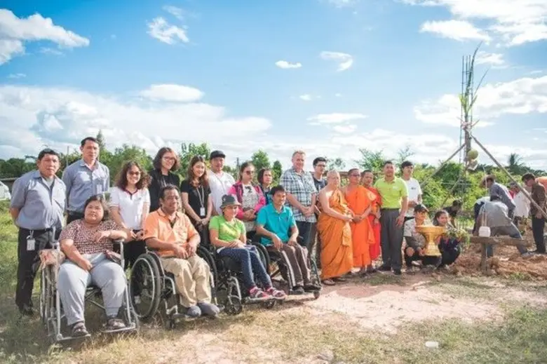 แพนดอร่า แบรนด์เครื่องประดับอัญมณียอดการผ...