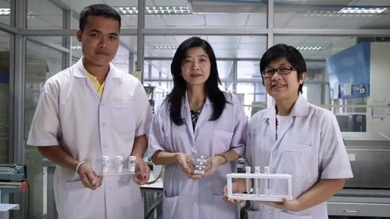 ไฮโดรเจล (Hydrogel) คือวัสดุที่ประกอบด้วย...