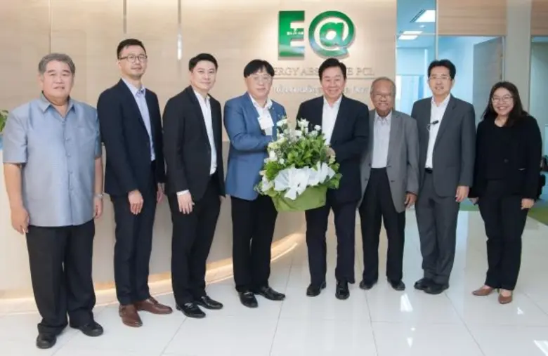 คุณอำนวย จิรมหาโภคา (ที่ 4 จากซ้าย) ผู้ช่...