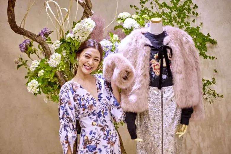 เสน่ห์ความสวยแบบใสๆ โก้หรู ดูแพง ทำเอาออร...