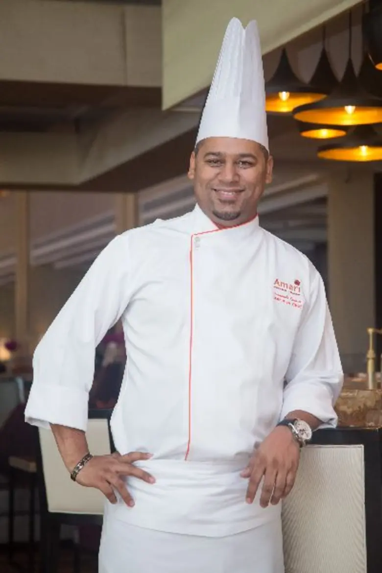 มร. เดวิด คัมมิ่ง รองประธานกรรมการและผู้จ...