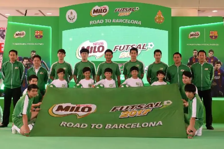 ป๋อ ณัฐวุฒิ โชว์ฝีแข้ง สร้างแรงบันดาลใจ เฟ้นหาเจ้าหนูนักเตะไปบาร์เซโลน่า งาน “ไมโล ฟุตซอล 2017”