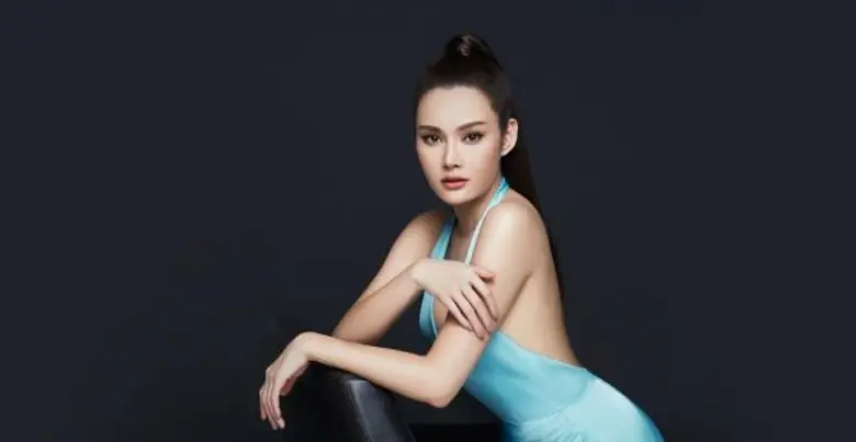 SLC เปิดตัวพรีเซนเตอร์หุ่นเซี้ยะ แอนนา นาตาชา / หญิง รฐา ปิดท้ายห้างแตกกับมินิคอนเสิร์ต “เป๊ก ผลิตโชค”