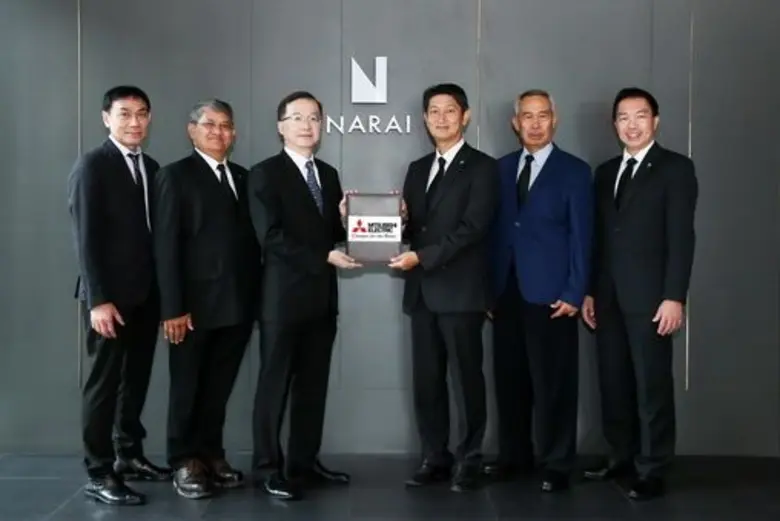 มร.มุเนอิสะ โอกาโมโตะ (ที่ 3 จากขวา) กรรม...