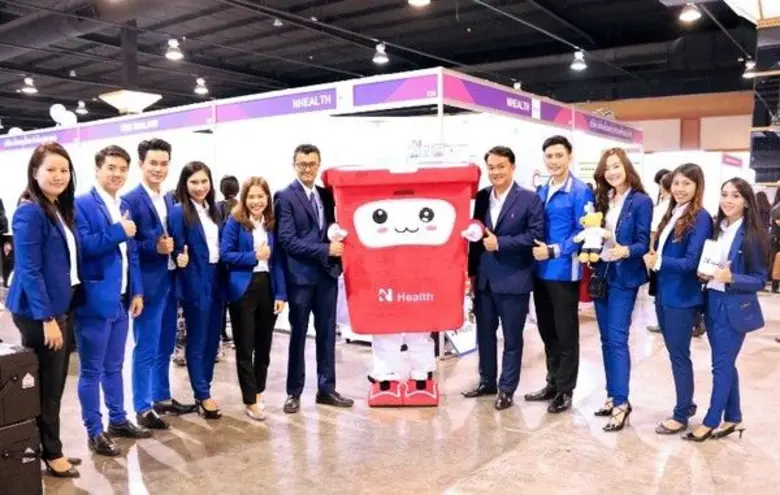 คุณสซิดาห์ราน ซรีดราน (ที่ 6 จากซ้าย) ประ...