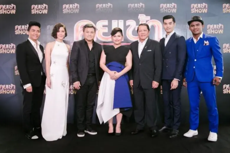 มร. เฮสเตอร์ ชิว (ที่ 3 จากขวา) ประธานกรร...