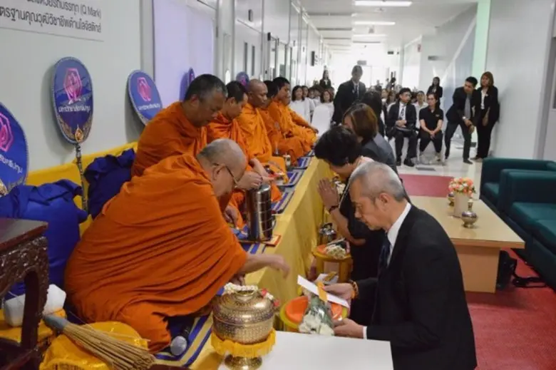 อาจารย์นพพร เทพสิทธา คณบดีกิตติคุณ วิทยาล...