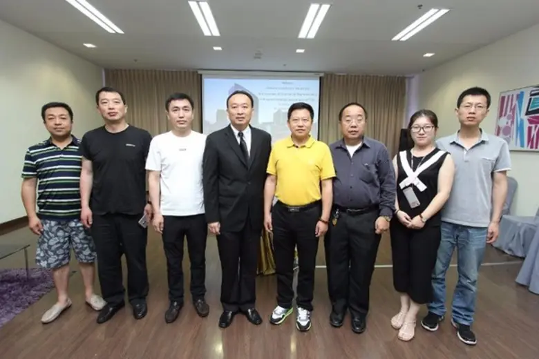 นายชาญชัย พันธุ์โสภา (ที่ 4 จากซ้าย) กรรม...