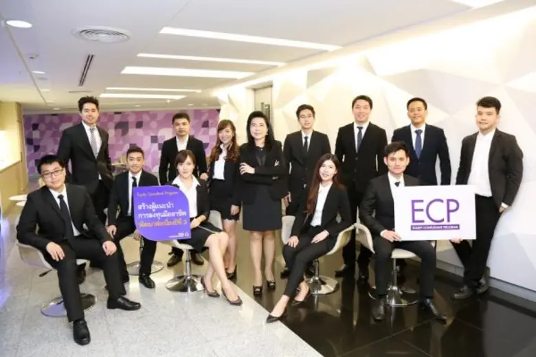 นางบุญทิพย์ กฤตชัยกุล กรรมการผู้จัดการ สา...