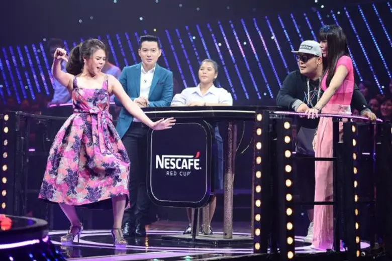 ทีวีไกด์: รายการ "ร้องแลก แจกเงิน Singer Takes It All" “เอ-วราวุธ” ผุดโปรเจ็กต์ พิเศษ "ร้องแลกแจกเงิน The Audition" เติมฝัน ผู้ใช้แรงงาน ออกออดิชั่นถึงหน้าโรงงาน 5 นิคมอุตสาหกรรม ทั่วกรุงเทพฯและปริมณฑล!!!