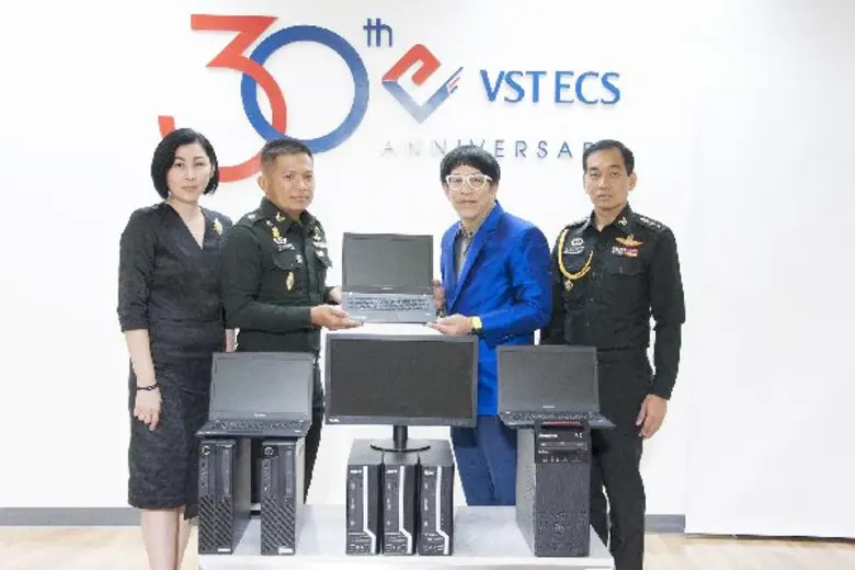 คุณสมศักดิ์ เพ็ชรทวีพรเดช ประธานบริหาร บร...