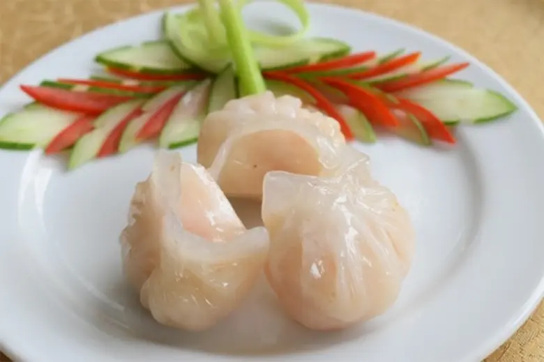 ห้องอาหารกัญญาเกเบอร์รี่ โรงแรมโฟร์วิงส์ ...