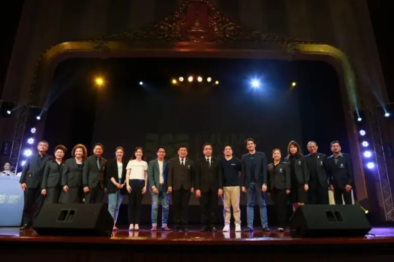 นายชาติชาย พยุหนาวีชัย ในฐานะนายกสมาคมนิส...