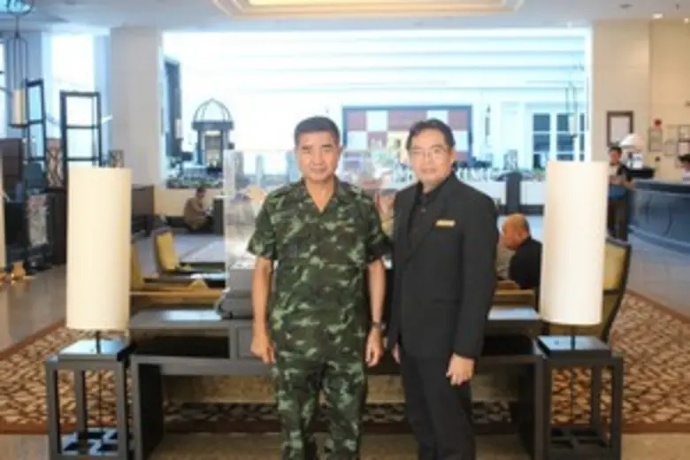 นายมนูญ วุฒิ ผู้จัดการทั่วไปโรงแรมเซ็นทาร...