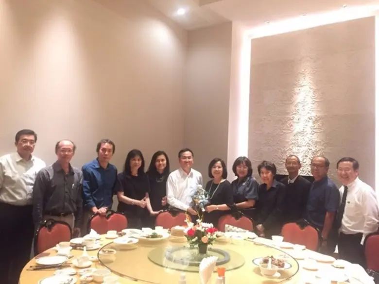 นายไพฑูรย์ คูตระกูล (ที่ 1 จากขวา) รองผู้...