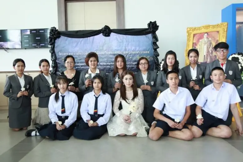 เอิร์น-จิรวรรณ ชัยรุ่งเรือง รองผู้จัดการโ...