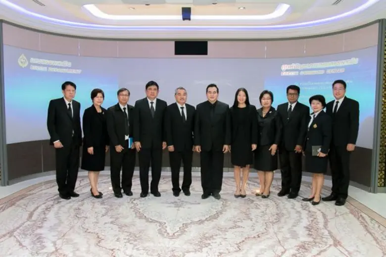 นายสมชัย สัจจพงษ์ ปลัดกระทรวงการคลัง และค...