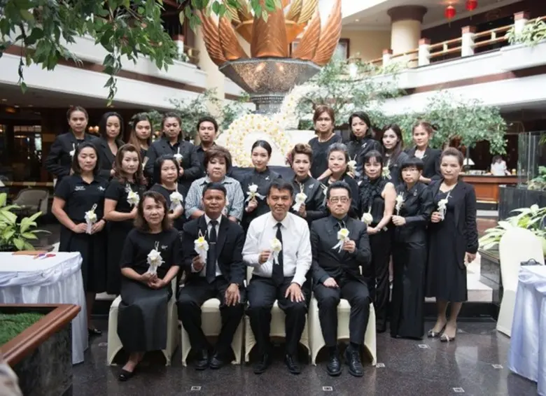 โรงแรมพูลแมน ขอนแก่น ราชา ออคิด ขอเรียนเชิญท่านร่วมกิจกรรม 'ร่วมใจประดิษฐ์ดอกไม้จันทน์ ถวายในหลวงรัชกาลที่ ๙'