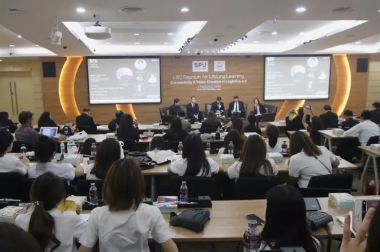 อาจารย์นพพร เทพสิทธา คณบดีกิตติคุณ วิทยาล...