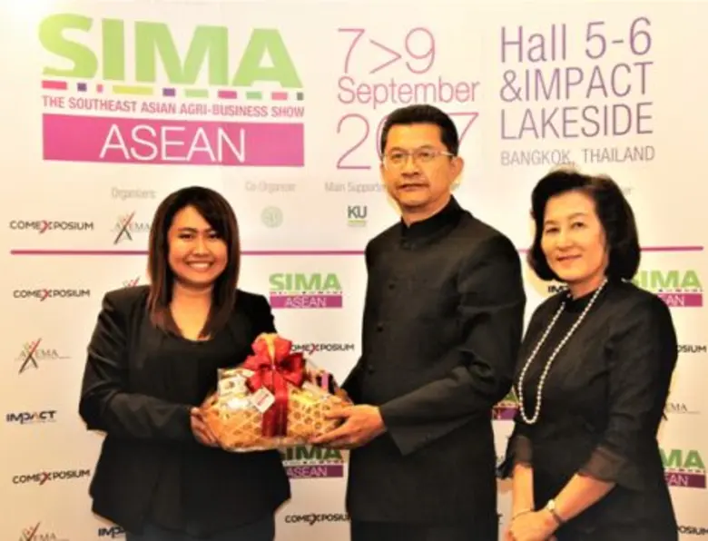 กระทรวงเกษตรและสหกรณ์ นำโดย นายธีรภัทร ปร...