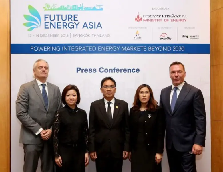 คุณธรรมยศ ศรีช่วย (กลาง) รองปลัดกระทรวงพล...