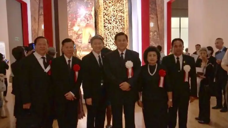 พลเอกธนะศักดิ์ ปฏิมาประกร รองนายกรัฐมนตรี เดินทางไปเป็นประธานเปิดนิทรรศการเพื่อเฉลิมฉลองความสัมพันธ์ทางการทูต ๑๓๐ ปี ไทย-ญี่ปุ่น