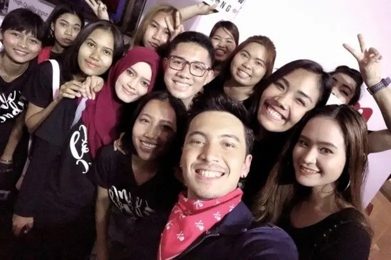 ตามส่องพระเอกหนุ่มมาดเข้มอย่าง "อินดี้ – ...