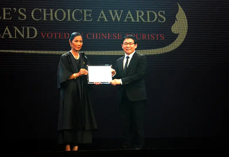 ศ.นพ.อดิศร ภัทราดูลย์ ผู้อำนวยการโรงพยาบา...