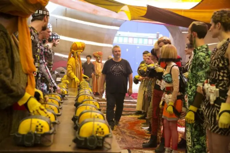 Movie Guide: “หนึ่งในหนังไซไฟที่งดงามที่สุดที่เคยสร้างมา” - รีวิวชุดแรก ออกทะยาน! “#VALERIAN” โกยเสียงว้าวสนั่น จัดเต็มเอฟเฟคตระการตา