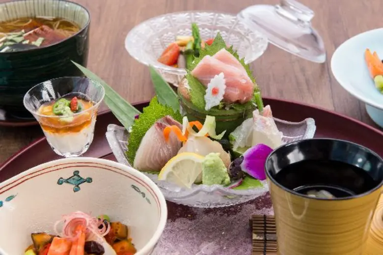 แนะนำเมนูพิเศษช่วงฤดูร้อน ณ ห้องอาหารยามาซาโตะ