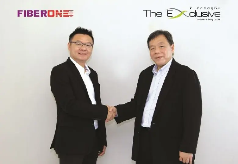 ในภาพ: นายสมมาศเสถียร เลิศวัฒนากูล (ซ้าย)...