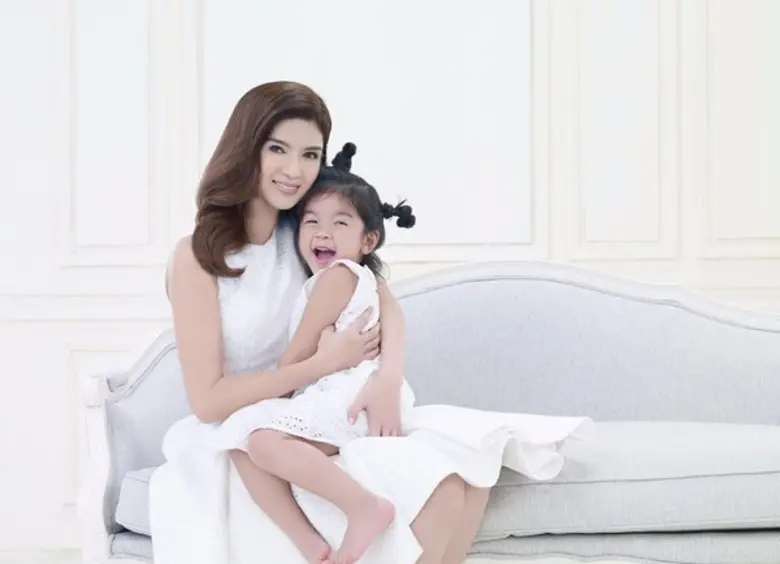 ยังคงฮอตไม่หยุดสำหรับน้องมะลิสามจุก ล่าสุ...