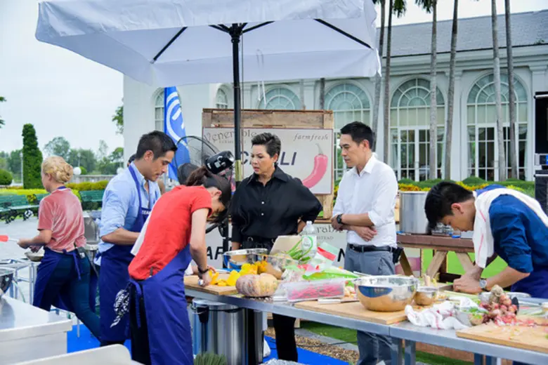 ทีวีไกด์: รายการ "มาสเตอร์เชฟ ไทยแลนด์" “มาสเตอร์เชฟฯ”เดือด!!ท้าองศาความร้อน ชมรมคนรักรักเก่าบุกพิสูจน์ความอร่อย