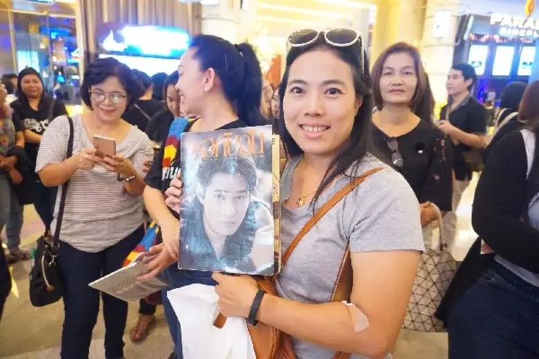 ปรากฏการณ์ โลกกลม พรหมลิขิต Nuvo – Potato ทึ่ง! แฟนตัวจริง ตบเท้าโชว์ของรับบัตรคอนเสิร์ต “88.5 E-D-S Double Hits Concert Nuvo Potato" มันส์...สุดสุดไปเลย!!