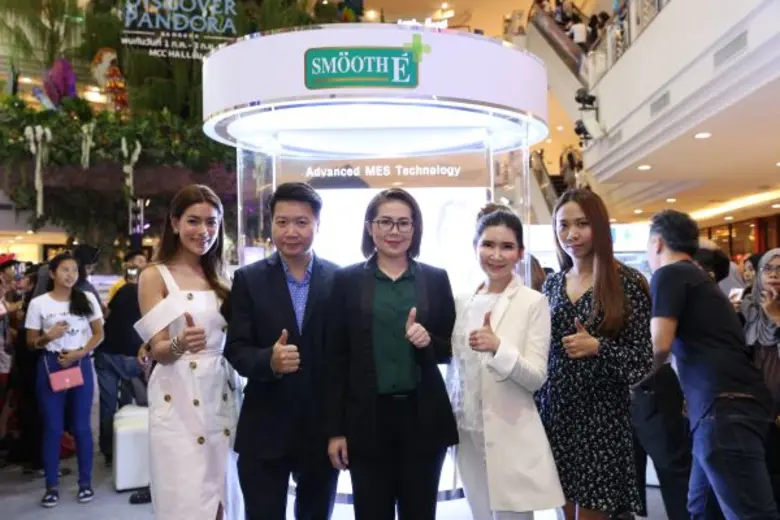 “Smooth E” เผยโฉมพรีเซนเตอร์ผิวสุขภาพดี “คิมเบอร์ลี่” พร้อมแนะวิธีดูแลผิวสุขภาพดีและแข็งแรงด้วยเวชสำอางคัดสรรคุณภาพวัตถุดิบและกระบวนการผลิตระดับเดียวกับมาตรฐานการผลิตของโรงพยาบาล ในงาน “Skin Medical Health Check” กับเวชสำอาง “Smooth E”