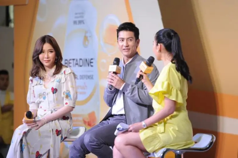 'ติ๊ก เจษฎาภรณ์’ เลือกครีมอาบน้ำ 'เบตาดีน เนเชอรัล ดีเฟนส์’ ตัวเลือกที่ดีที่สุดให้ครอบครัว พร้อมพ่วงตำแหน่งแบรนด์แอมบาสเดอร์ทั้งบ้าน