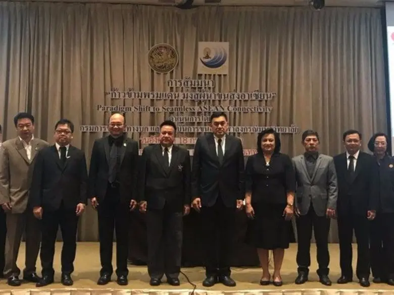 นายถาวร คณานับ กรรมการผู้จัดการ บริษัท ท่...