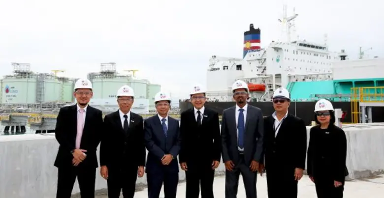 นายนพดล ปิ่นสุภา รองกรรมการผู้จัดการใหญ่ห...