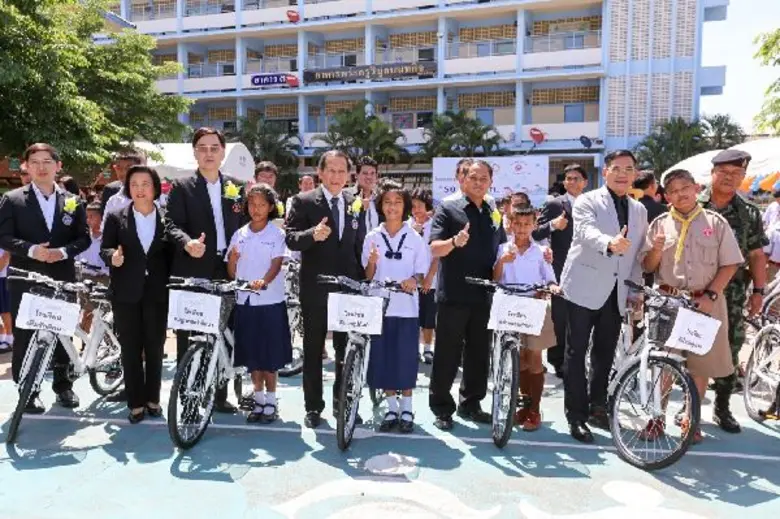 ส.อ.ท. ภาคกลางนำร่อง ยกระดับการเรียนการสอนรูปแบบสื่อดิจิทัล เลือก จ.นนทบุรี ประเดิม พร้อมส่งมอบจักรยาน 120 คัน ภายใต้โครงการ 50 ปี ส.อ.ท. แก่โรงเรียนขาดแคลนในพื้นที่